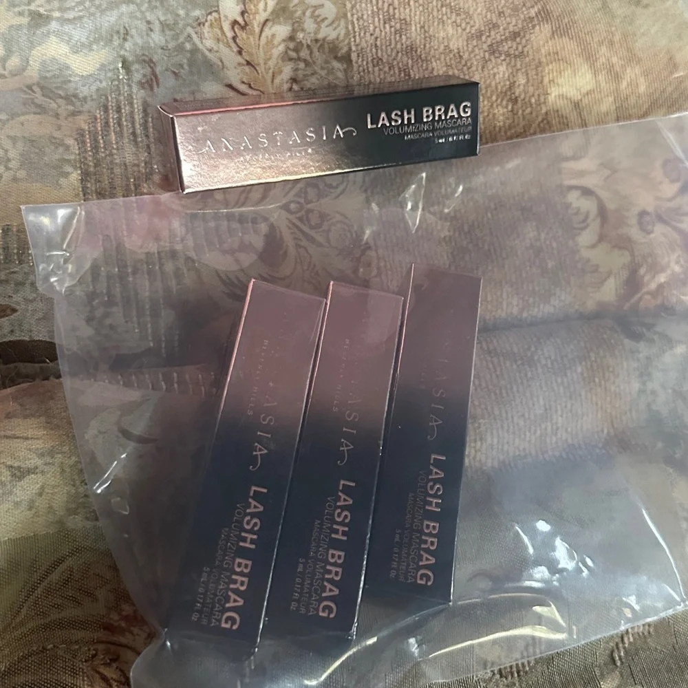 🆕 ANASTASIA BEVERLY HILLS Lash Brag Jet-Black Volumizing Mascara - NIB .17 oz